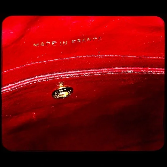 CHANEL Black Quilted Chain Shoulder Bag - Picture 8 of 8